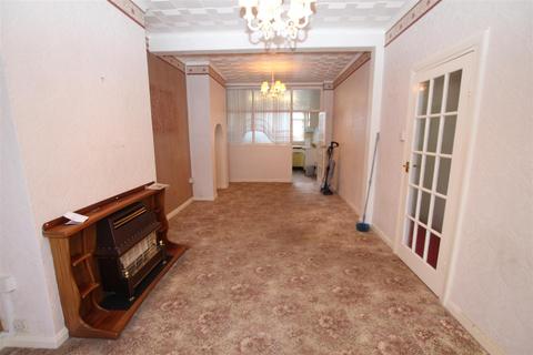 83 Henniker Gardens, London, E6 3HT