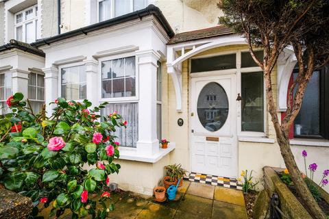12 Mount Avenue, London, E4 6SY