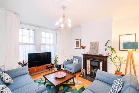12 Mount Avenue, London, E4 6SY