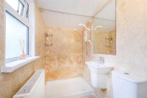 12 Mount Avenue, London, E4 6SY