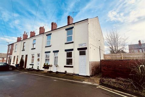 2 bedroom end of terrace house to rent, Coronation Street, Wakefield WF3