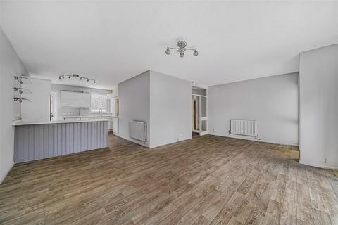 3 bedroom flat for sale, Falconhurst, Surbiton