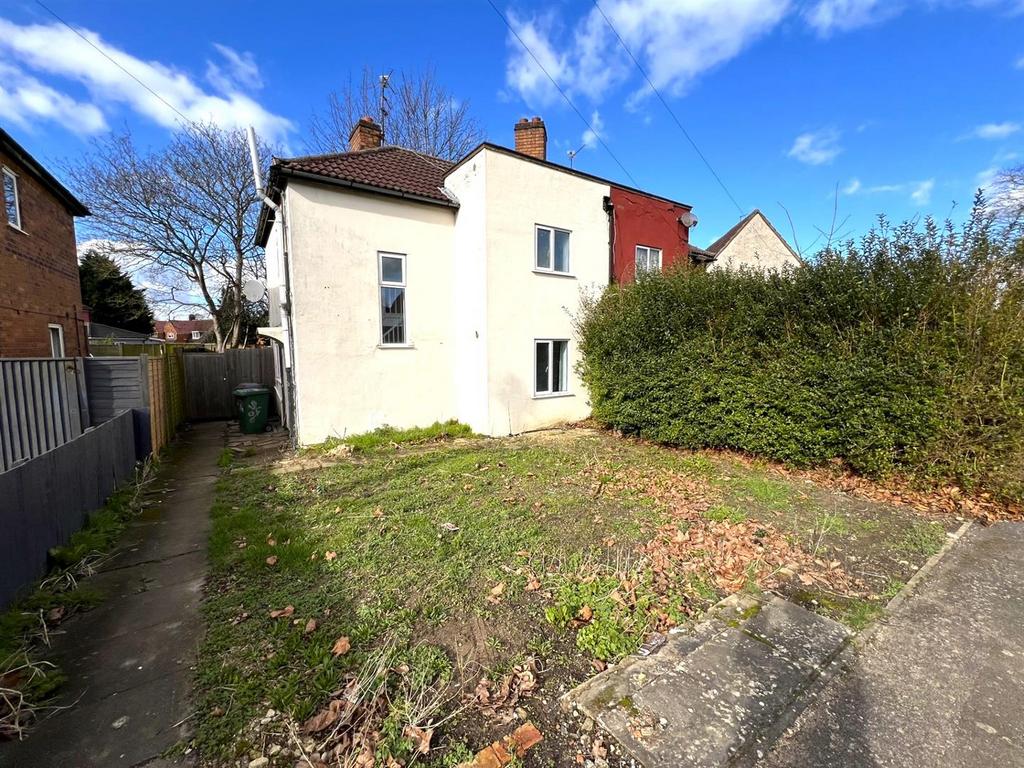 Pen Green Lane, Corby NN17 3 bed semidetached house for sale £190,000