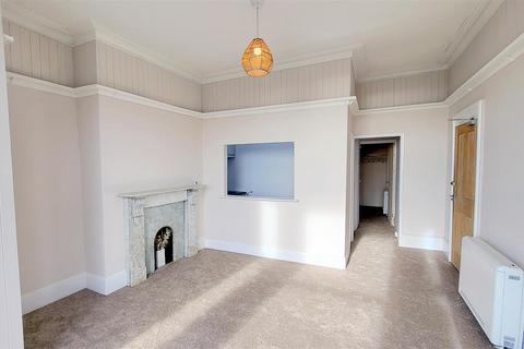 1 bedroom flat for sale, 18 Marine Parade, Barmouth
