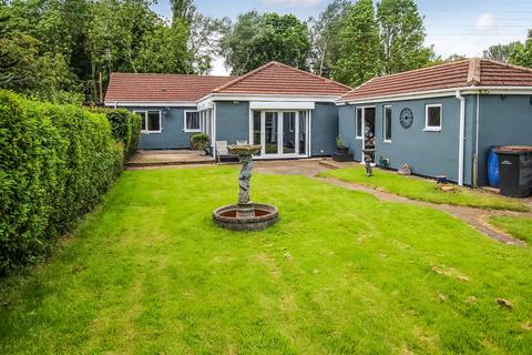 4 bedroom semi-detached bungalow for sale, Congreve Terrace, Aycliffe, Aycliffe Village