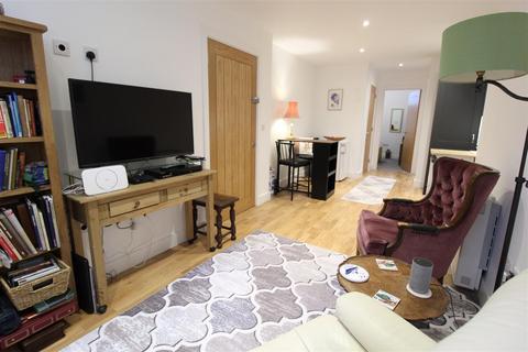 1 bedroom flat for sale, Wharf Street, Warwick