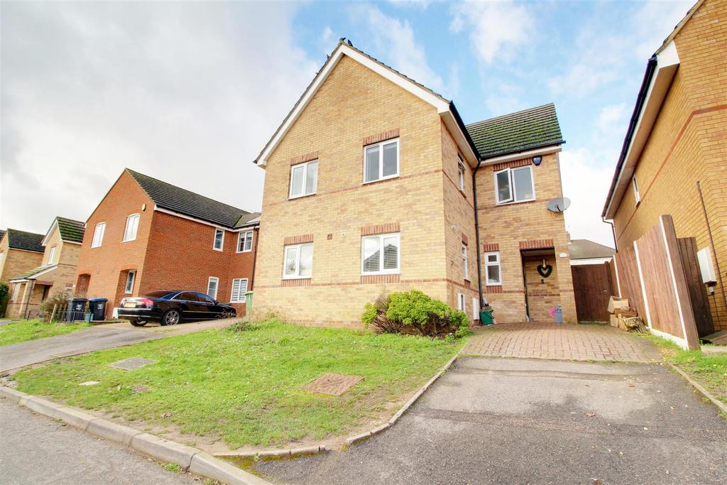 Sempill Road, Apsley Borders, HEMEL HEMPSTEAD 2 bed semidetached house