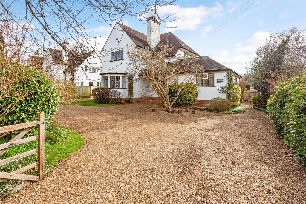 Steels Lane, Oxshott 4 bed detached house for sale £1,395,000