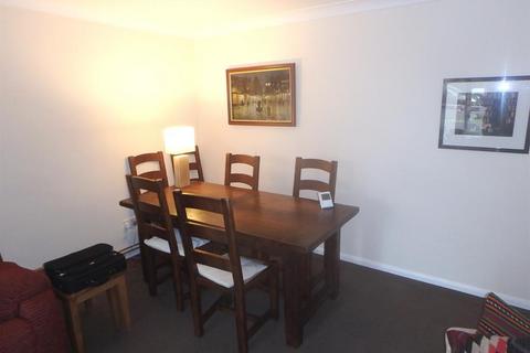 2 bedroom flat for sale, Pegasus Court, Spencer Road, New Milton, BH25 6EJ