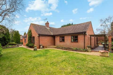 3 bedroom detached bungalow for sale - Station Road, Great Wishford
