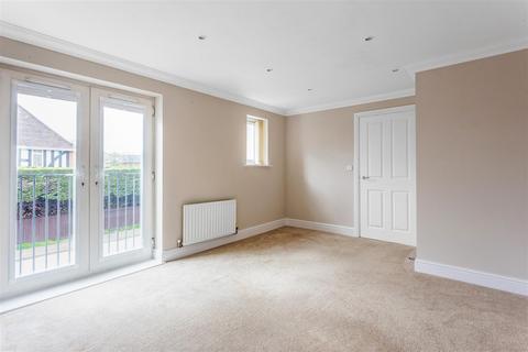 1 bedroom flat for sale, Swan Court, Main Road, Edenbridge