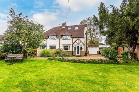 20 Holland Road, Oxted, RH8 9BN