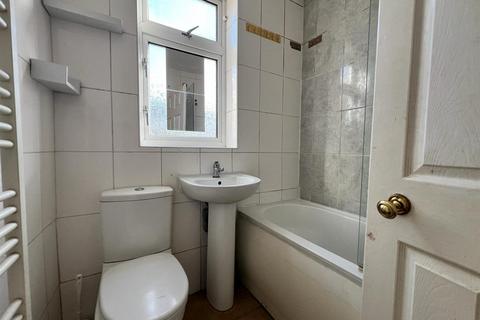 69 Warrington Road, Dagenham, RM8 3JL