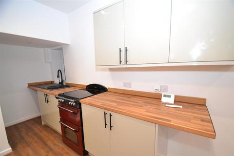 757 Wakefield Road, Bradford, BD4 7PT