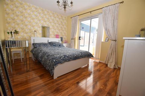 3 bedroom detached bungalow for sale - Brabant Road, North Fambridge