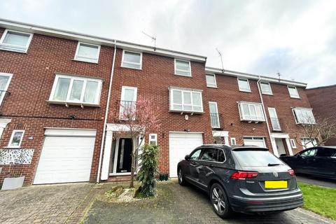 3 bedroom townhouse to rent, Ashwood, Bowdon, Altrincham