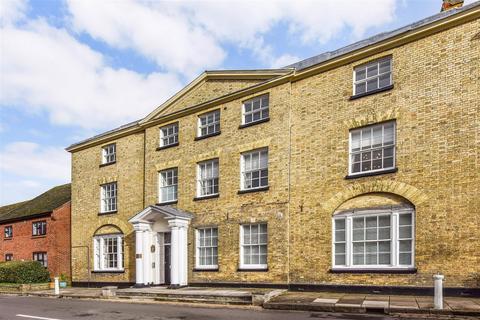 1 bedroom flat for sale, Church Street, Romsey Town centre, Hampshire