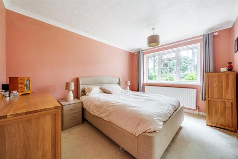 10 Sand Close, West Wellow, Romsey, SO51 6RD