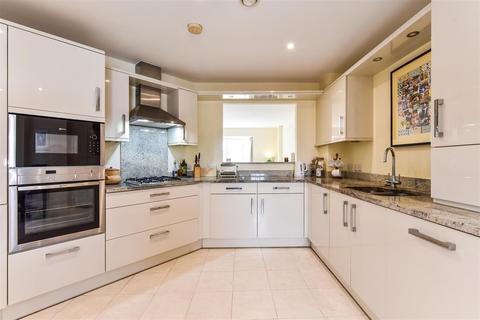 2 bedroom apartment for sale, Church Square, Chichester