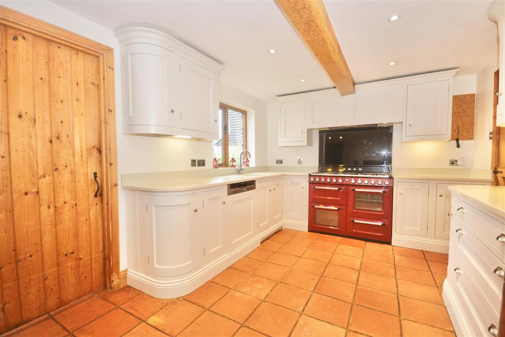 Kitchen 3.jpg