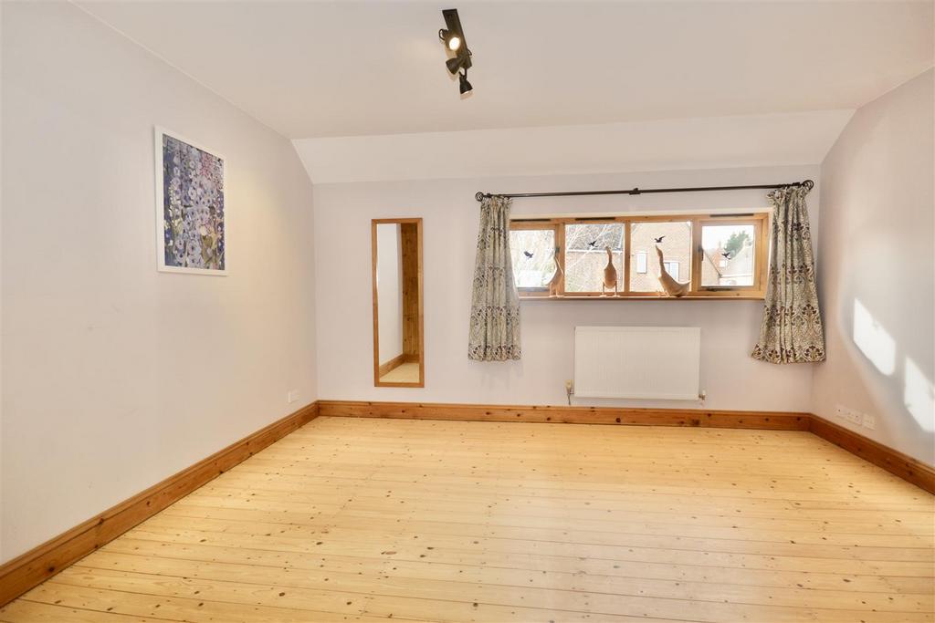 Bedroom 1 b.jpg