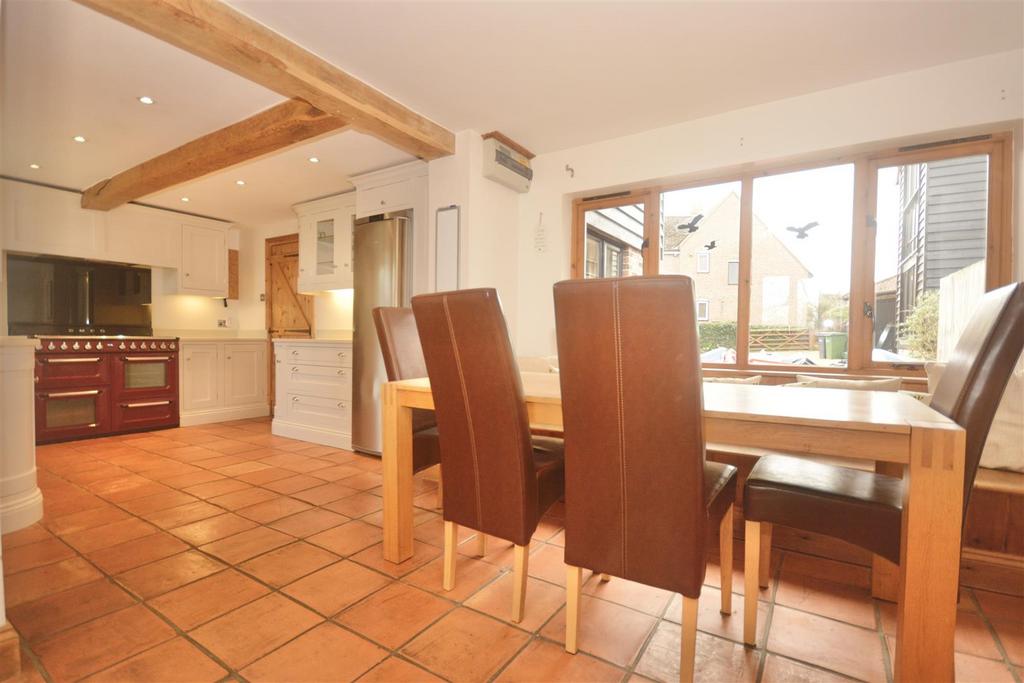 Kitchen : Dining.jpg