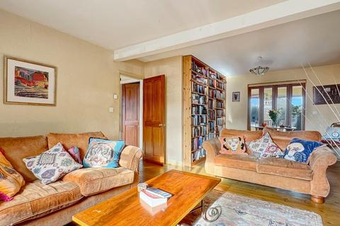 4 bedroom end of terrace house for sale, Holbrook Road