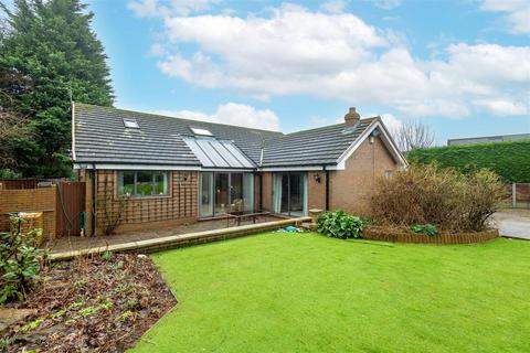 4 bedroom detached bungalow for sale, Leeds Road, Leeds LS25