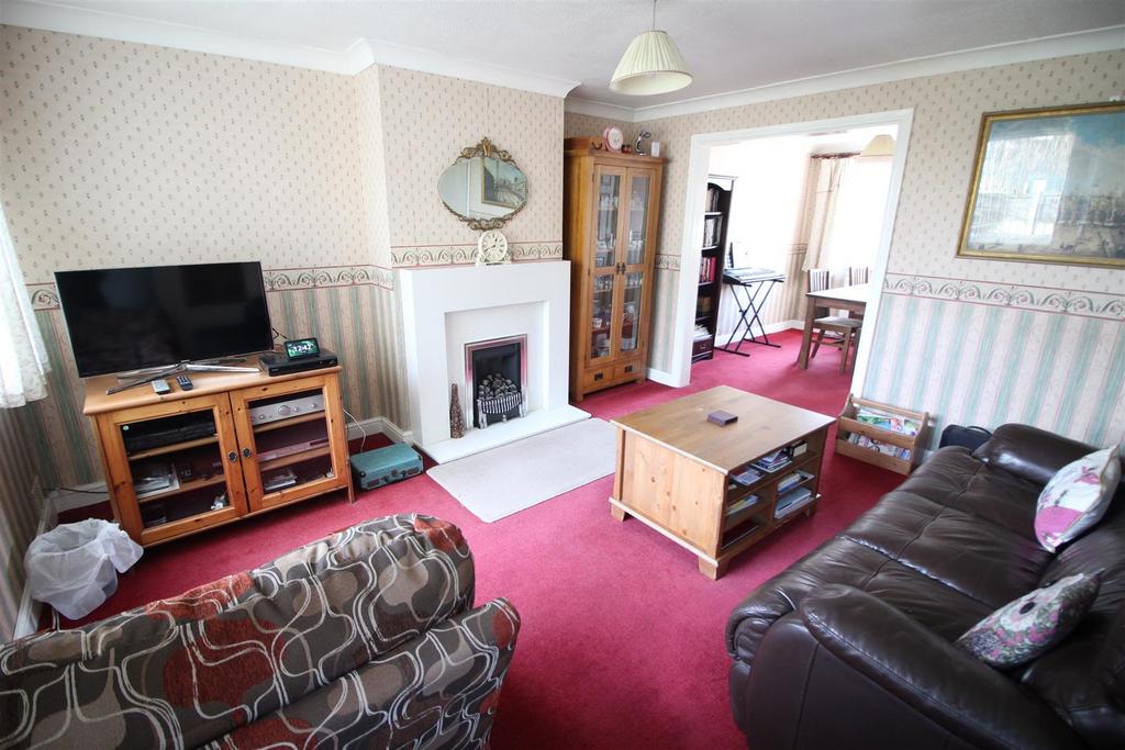 Fairburn Drive, Leeds LS25 3 bed semidetached house for sale £230,000