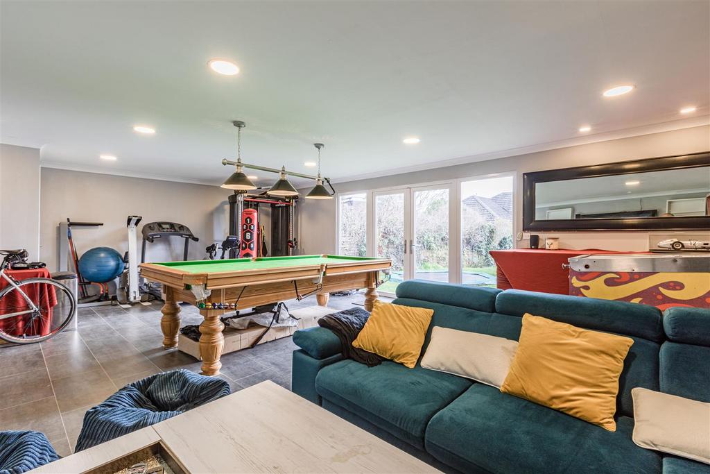 Summerhouse 4.jpg