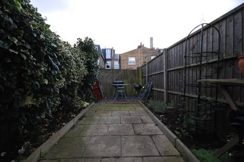 2 bedroom flat to rent, Fairlight Road, Tooting SW17