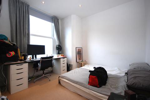 2 bedroom apartment to rent, Trinity Road, Wandsworth Common SW17