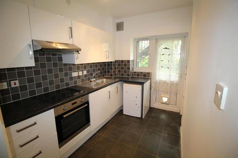 2 bedroom flat to rent - Deacons Hill Road, Elstree