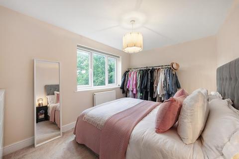 Flat 3, 2a Blenheim Gardens, London, SW2 5ET