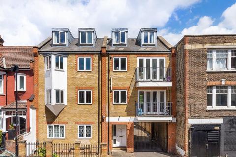 Flat 3, 2a Blenheim Gardens, London, SW2 5ET