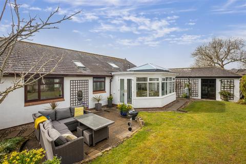 3 bedroom bungalow for sale - Mapledene Close, Stoke Gabriel, Totnes