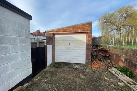 3 bedroom terraced house for sale, Monks Park, Wembley, HA9