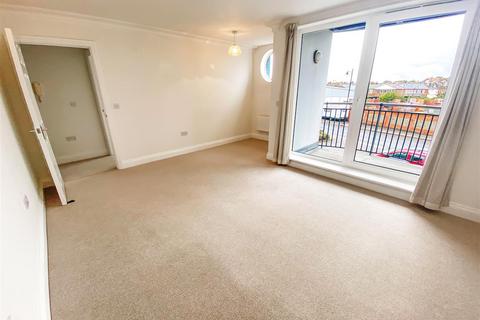 1 bedroom apartment for sale, Pier Road, Littlehampton BN17