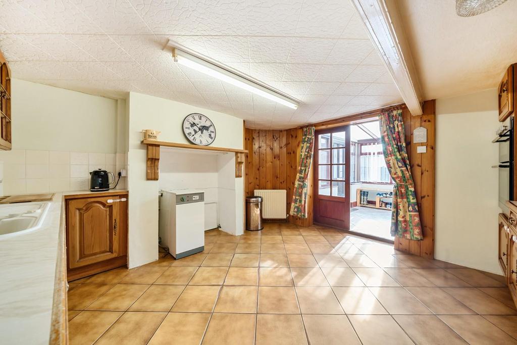 2nd view KITCHEN BREAKFAST.jpg