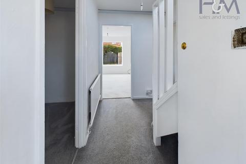3 bedroom end of terrace house for sale - Shephall Way, Stevenage