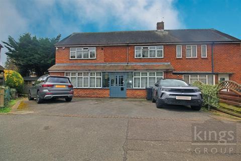 4 bedroom semi-detached house for sale, St. Laurence Drive, Broxbourne