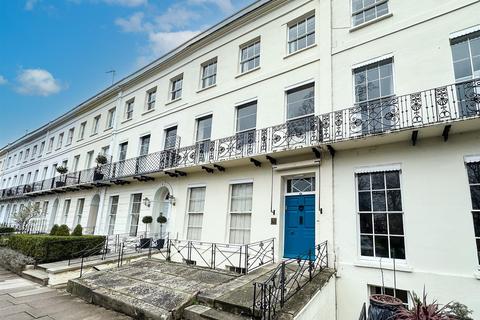 2 bedroom flat to rent, Montpellier, Cheltenham GL50 1UL