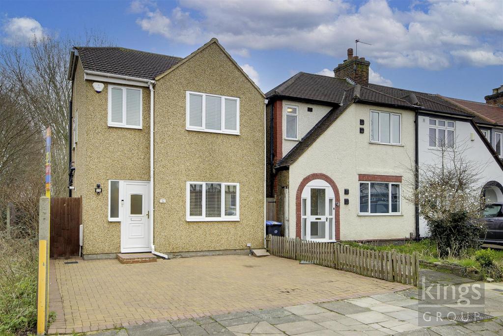 Princes Avenue, Enfield 3 bed detached house for sale £450,000