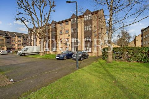 2 bedroom flat for sale, Swallow Drive, London, NW10