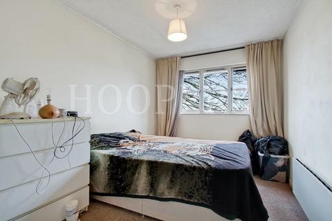 2 bedroom flat for sale, Swallow Drive, London, NW10
