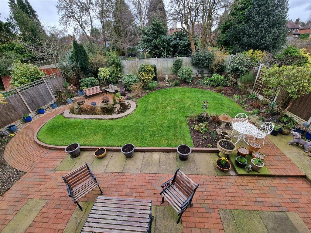 Landscaped rear garden