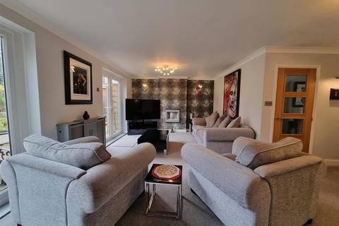 82 Beauchamp Road, Solihull, B91 2BU