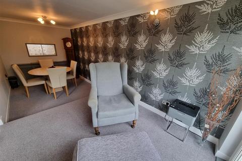 82 Beauchamp Road, Solihull, B91 2BU