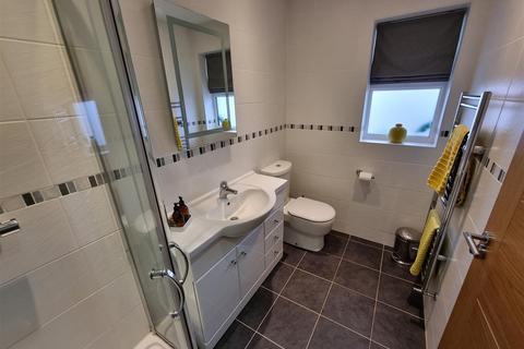 82 Beauchamp Road, Solihull, B91 2BU