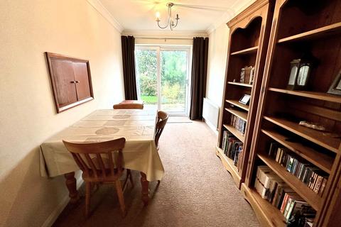 38 Berkeley Crescent, Frimley, Camberley, GU16 8YN
